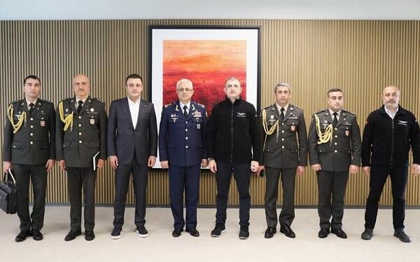 Müdafiə nazirinin müavinləri Türkiyəyə gedib