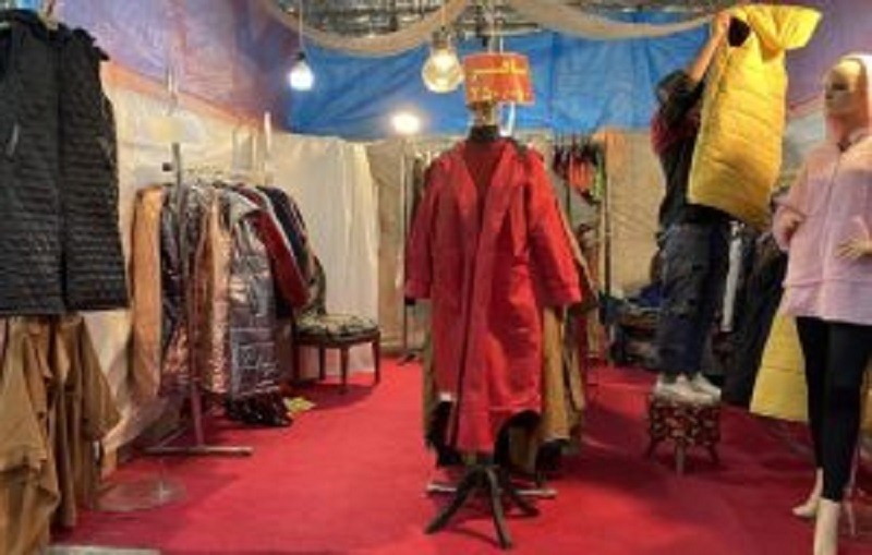 Tehranda qadın geyimləri satan mağazalar bağlandı