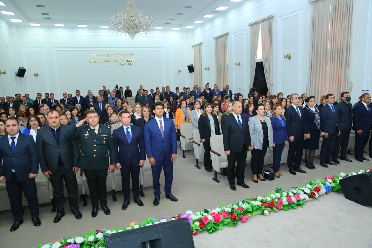 "Müharibə cinayətləri: Mülki şəxslərə hücum” adlı konfrans keçirilib.