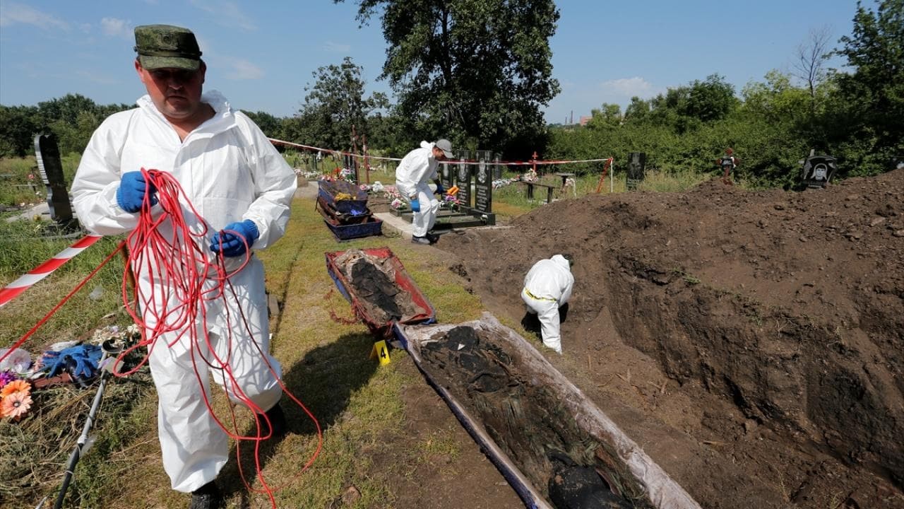 Kiyevdə 900 nəfərin basdırıldığı kütləvi məzarlıq aşkarlandı