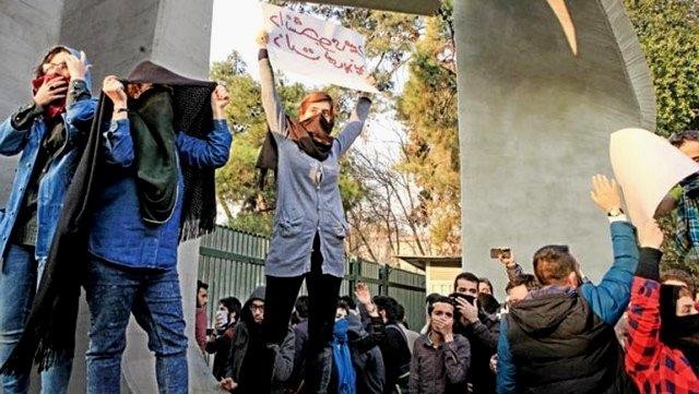 Aksiyalar zamanı İranda 73 jurnalist həbs edilib