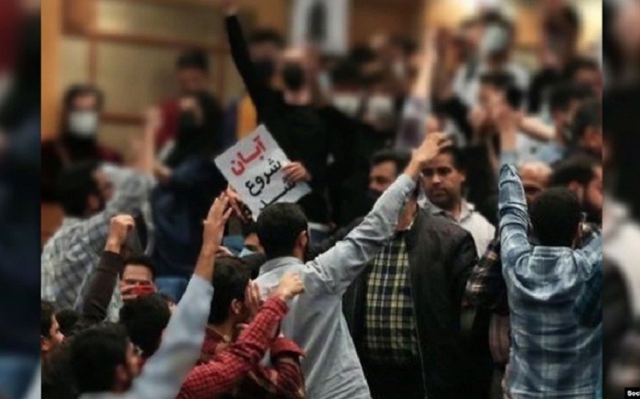 İran gündəmi: 21 universitetdə öyrəncilər nümayiş keçirib