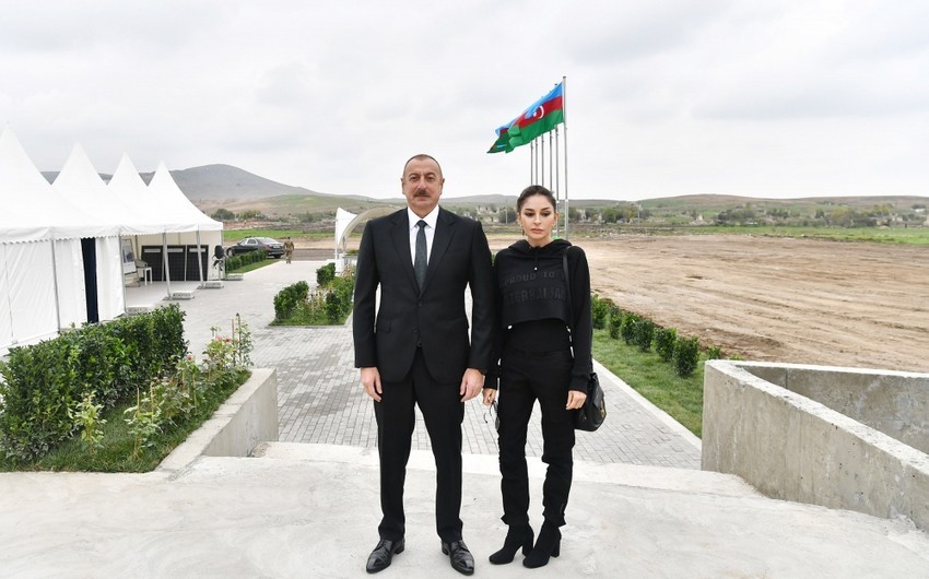 İlham Əliyev və Mehriban Əliyeva Şuşada Beynəlxalq Folklor Festivalında iştirak edirlər