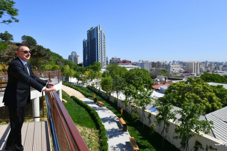 İlham Əliyev yeni salınmış “Çəmbərəkənd” parkında olub