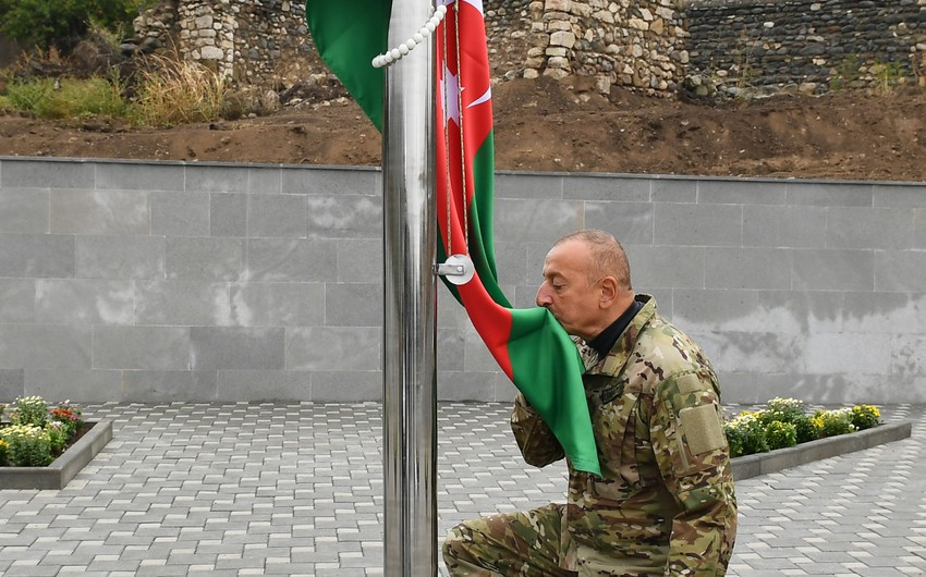 Ali Baş Komandan Talış kəndində Azərbaycan bayrağını ucaldıb