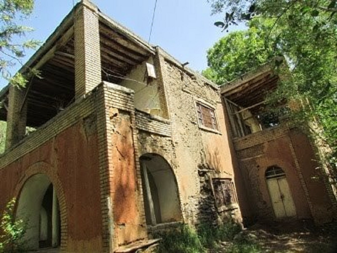 Həmədanda “Zəfər” məktəbinin tarixi binası məhv edilib
