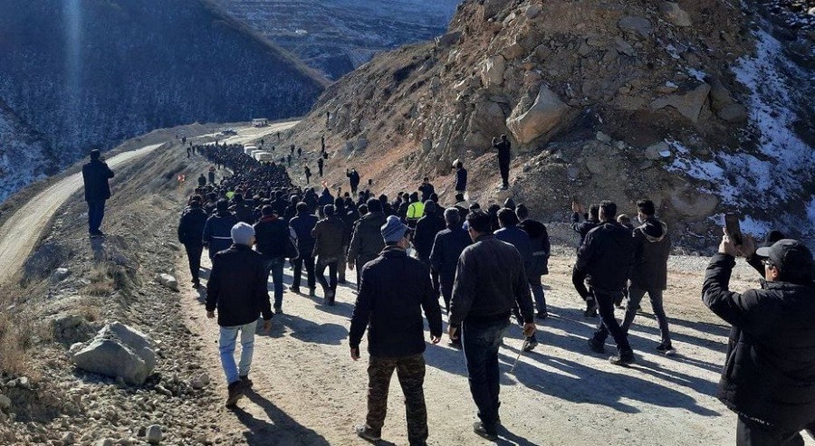 Qanuni tələbləri yerinə yetirilməyən Süngün mis mədəninin işçiləri bəyanat yayıb