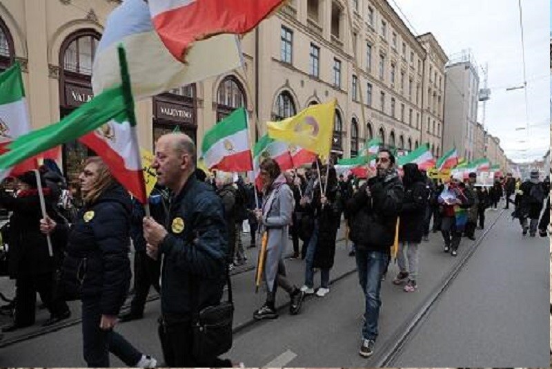 Münhendə Tehran hökumətinə qarşı aksiya keçirilib