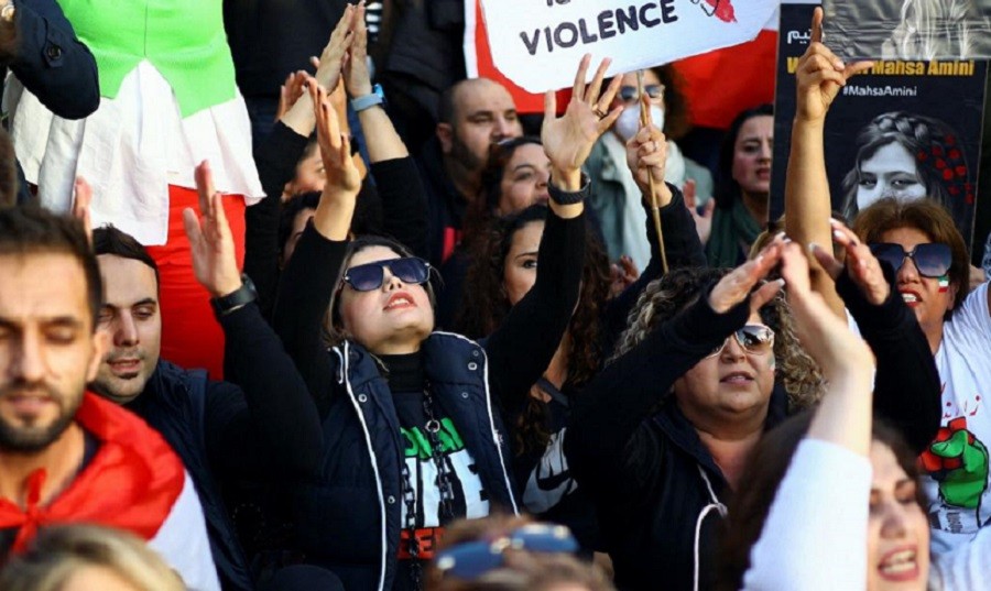 Dünyanın 100 şəhərində İran etirazçılarına dəstək verilib