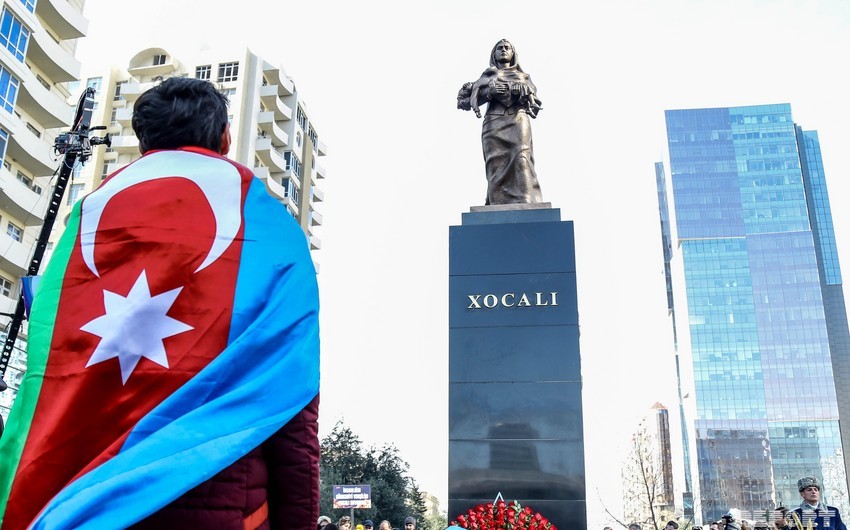 Bakıda Xocalı ilə bağlı ümumxalq yürüşü keçirilir-İlham Əliyev və Mehriban Əliyeva yürüşdə iştirak edir