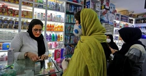 "Our problem is not the non-observance of the hijab in pharmacies, but the shortage of medicines." - Pharmacists Union