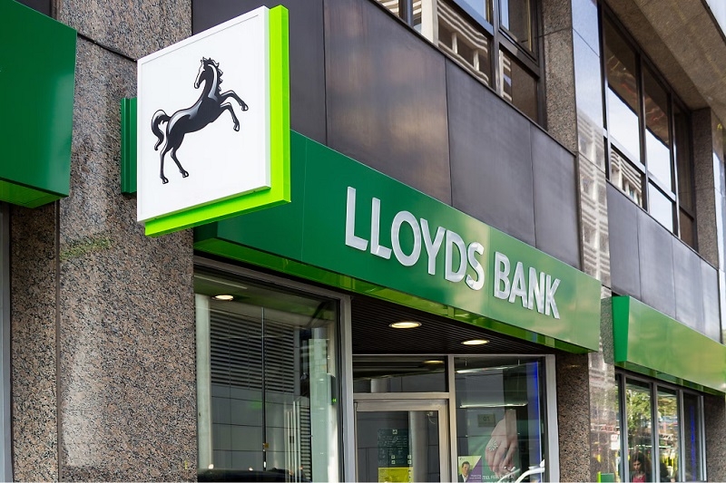 İran sanksiyalardan yayınmaq üçün Britaniya banklarından istifadə edib