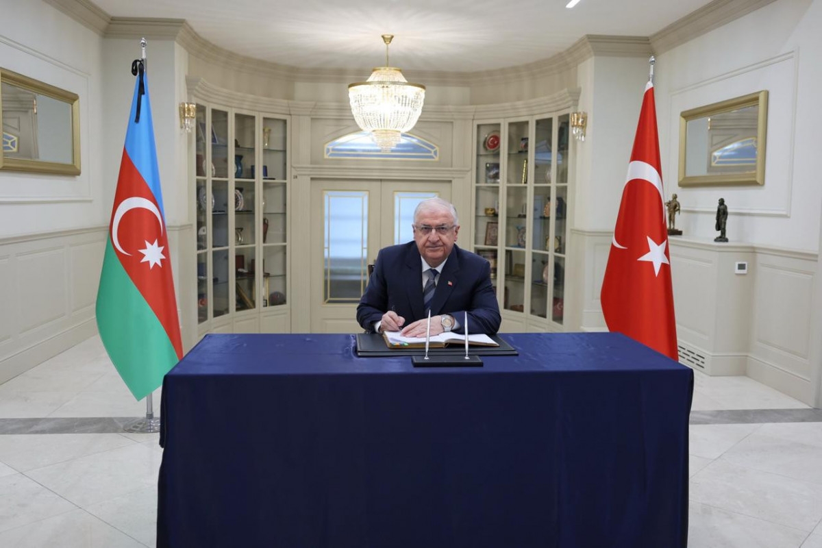 Yaşar Gülər Azərbaycanın Türkiyədəki səfirliyinə gedib, başsağlığı verib