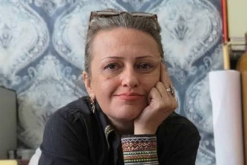 İranda qadın rejissor həbs edilib