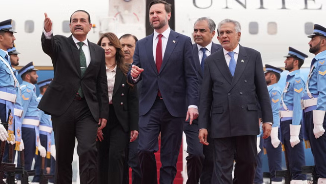 Tarixi görüş: ABŞ və İran arasında birbaşa danışıqlar başladı