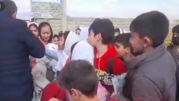 کیملیک قالامیز، آنادیلیمیز؛ توزیع‌ کتاب تورکی در شهر خیاو در آستانه روزجهانی زبان مادری