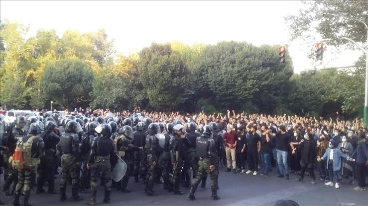 سایه اعتراض و اعتصاب بر دانشگاه‌های ایران؛ دانشجویان امتحانات را تحریم کردند