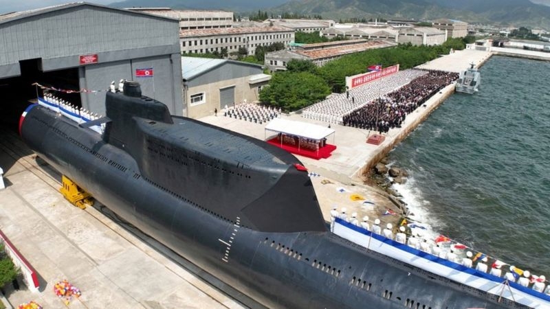 کره شمالی از زیر‌دریایی تهاجمی هسته‌ای خود پرده برداشت