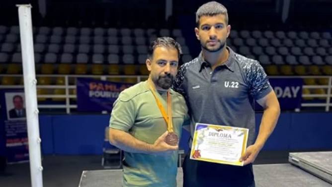 Asiya çempionu boksçu və məşqçisi Güney Azərbaycanda saxlanılıb