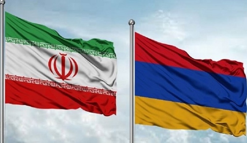 İran səfiri Ermənistan müdafiə naziri ilə görüşdü