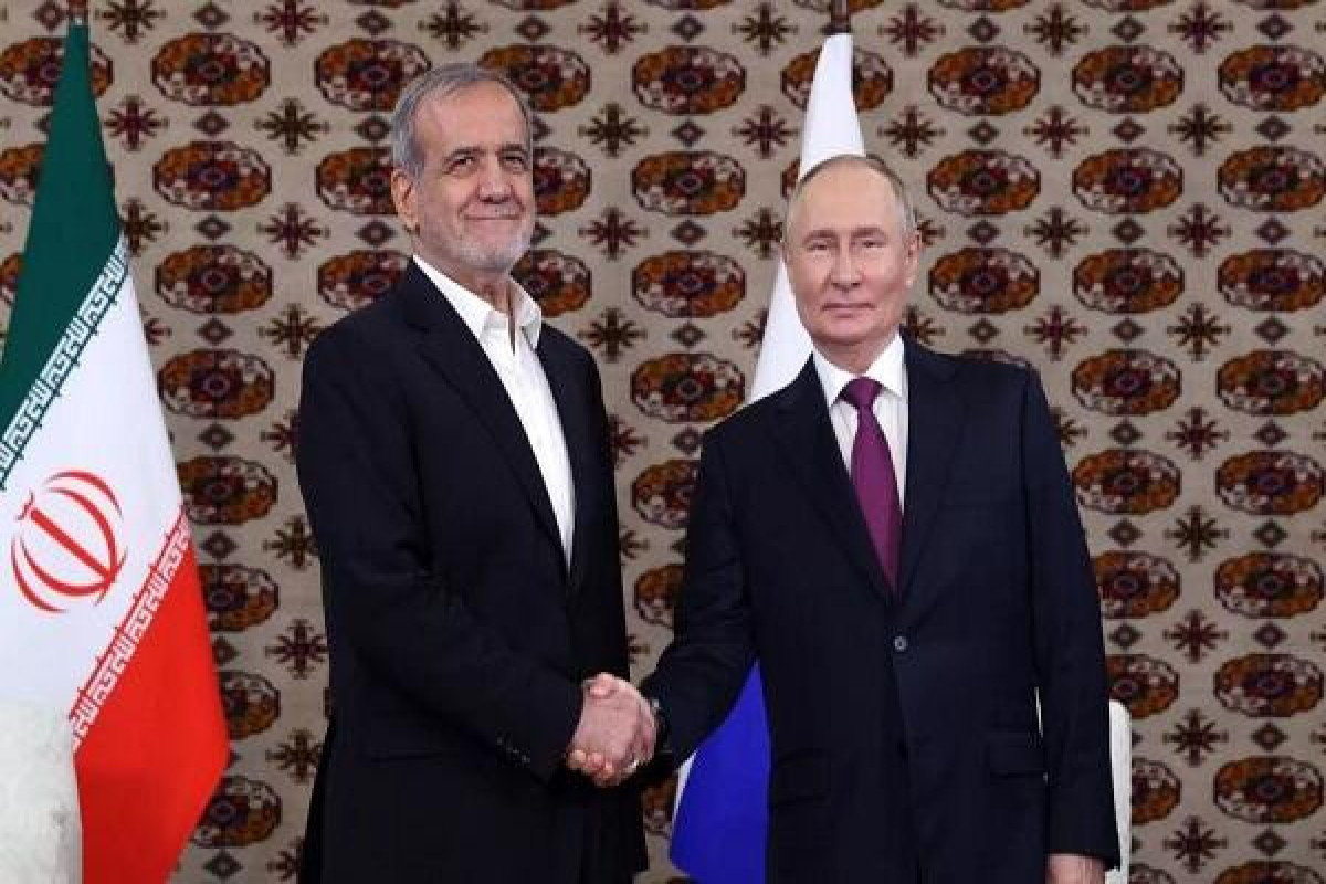 Putin və Pezeşkian Aşqabadda görüşüblər