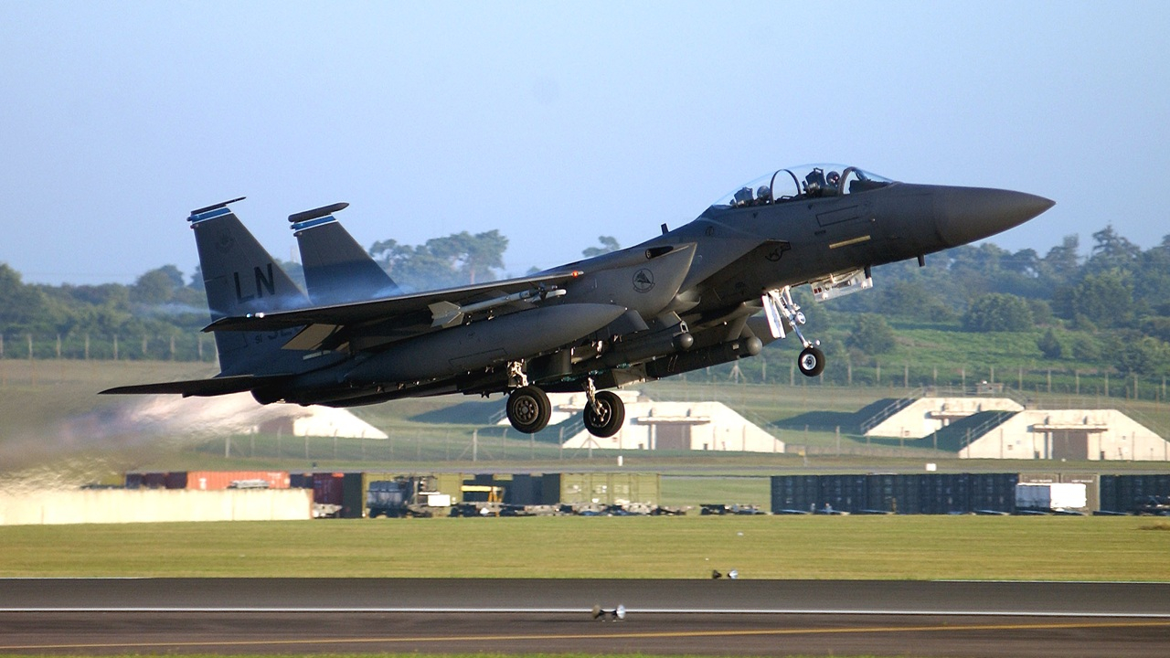 KİV: İranda vurulan ABŞ F-15E təyyarəsi ehtimal ki, Çin istehsalı raketlə vurulub