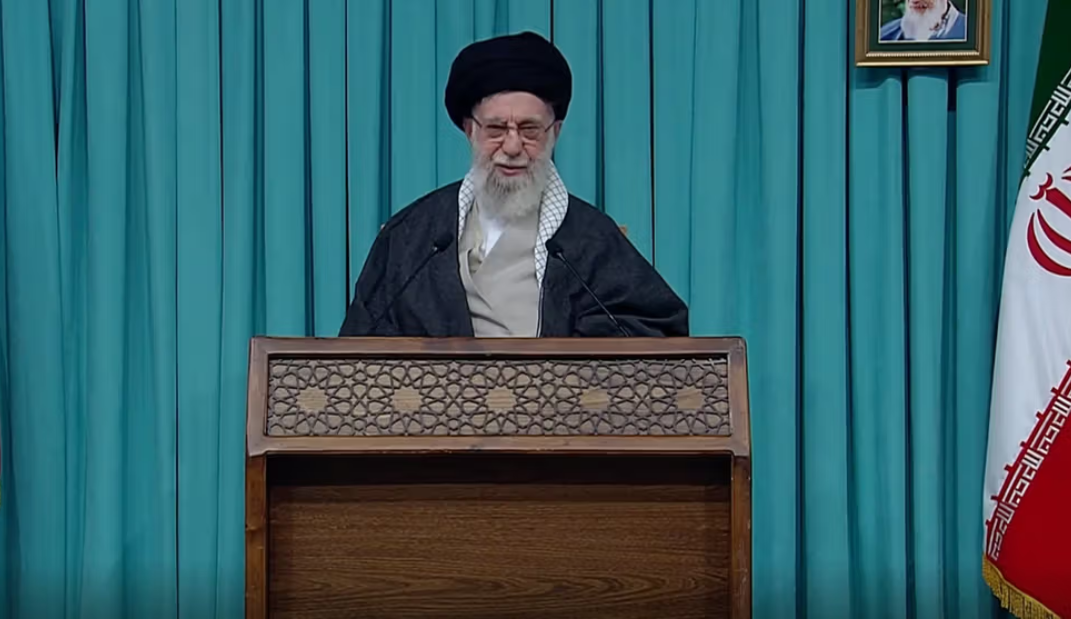خامنه‌ای: غنی‌سازی ۶۰ درصد «برای کارهای مورد نیاز» لازم است؛ مذاکره با آمریکا ضررهای جبران‌ناپذیر دارد