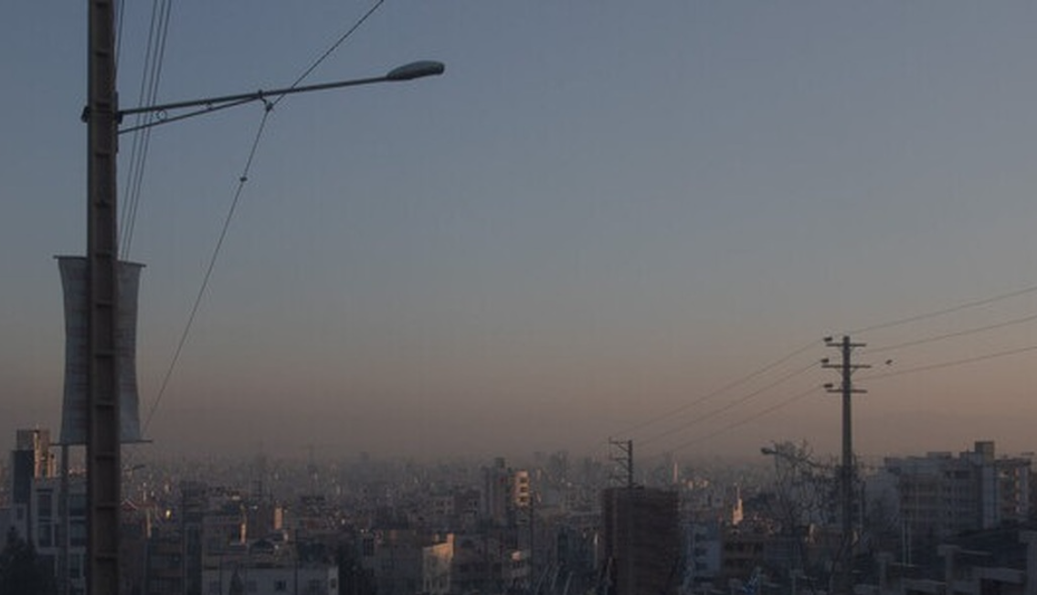 ادامه ناتوانی حکومت ایران در تامین انرژی؛ ۲۱ استان کشور تعطیل شدند