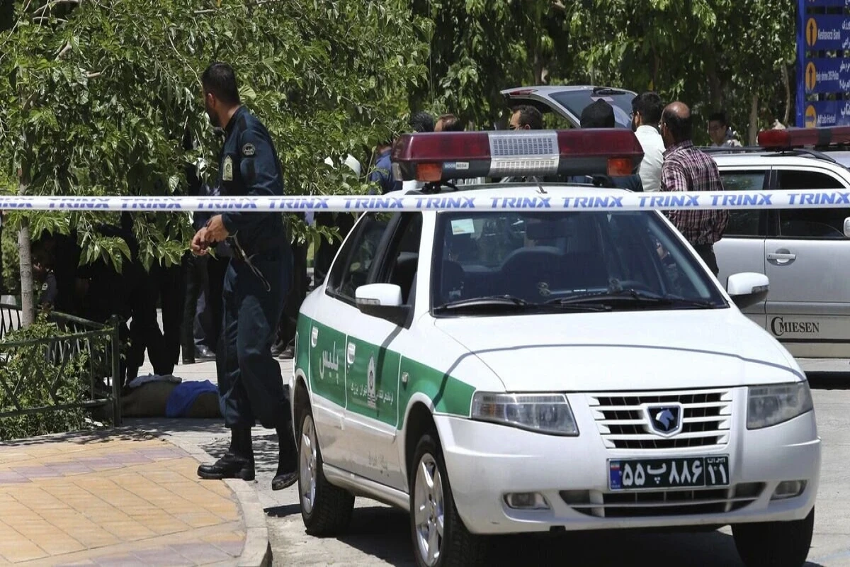 İranda polis rəisi silahlı şəxslər tərəfindən öldürülüb