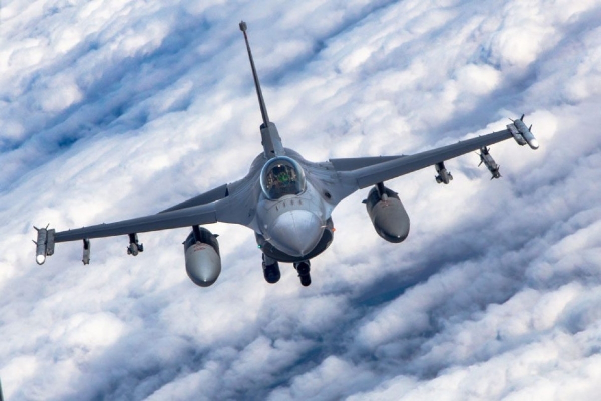 ABŞ ukraynalı pilotlara “F-16” təyyarələrində təlim keçməyə icazə verəcək