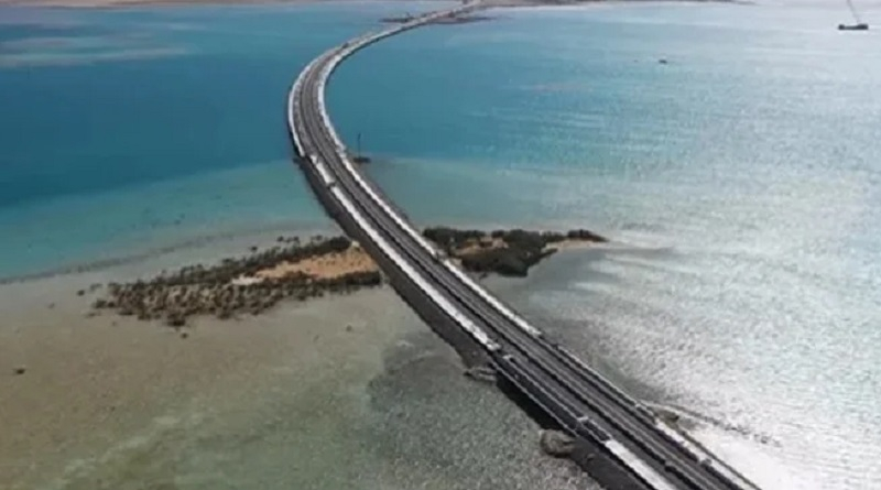 İran Bəhreyn və Səudiyyəni birləşdirən körpünü hədəf aldı