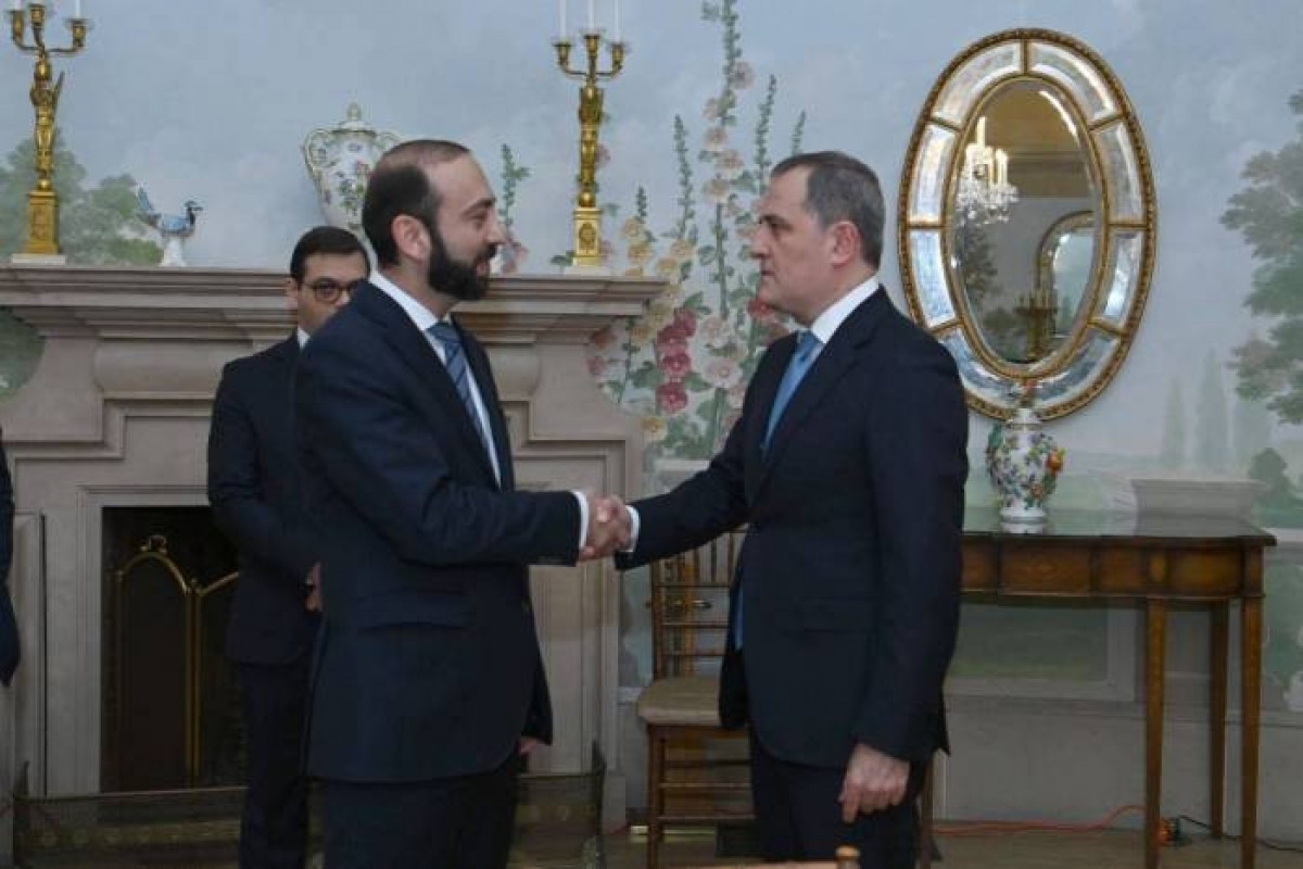 آغاز دیدار وزیران خارجه آذربایجان و ارمنستان در قزاقستان