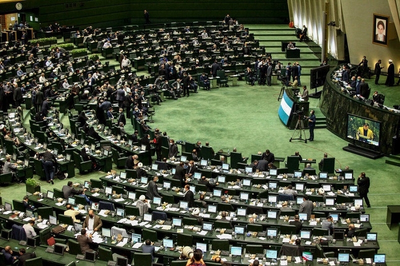 Prisoners' families protested in front of the Iranian parliament