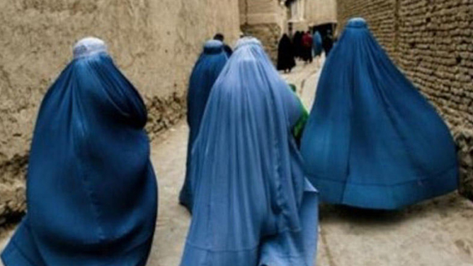 Taliban qadınlara qarşı yeni qaydalar tətbiq etdi – İcazəsiz evdən çıxanlara həbs