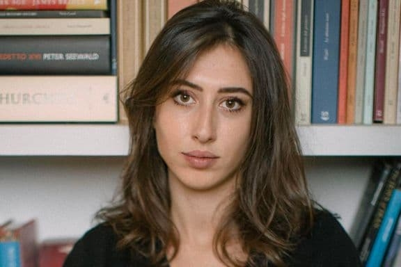 İtaliyalı qadın jurnalisti Tehranda HƏBS ETDİLƏR