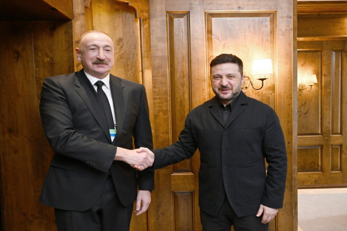 Prezident İlham Əliyevin Münxendə Ukrayna Prezidenti Volodimir Zelenski ilə görüşü olub