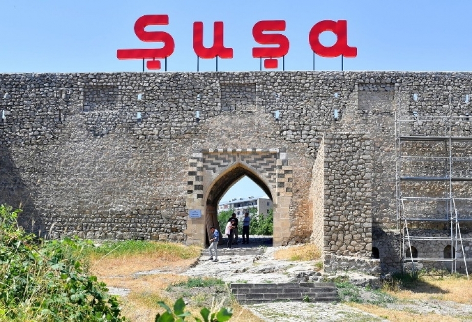 Prezident Şuşada bir sıra  tikinti və bərpa işləri ilə tanış olub