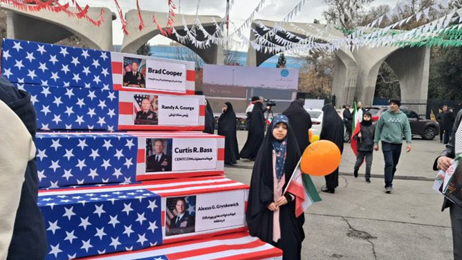 İranda ABŞ bayraqlı tabutlar nümayiş etdirildi (foto-video)