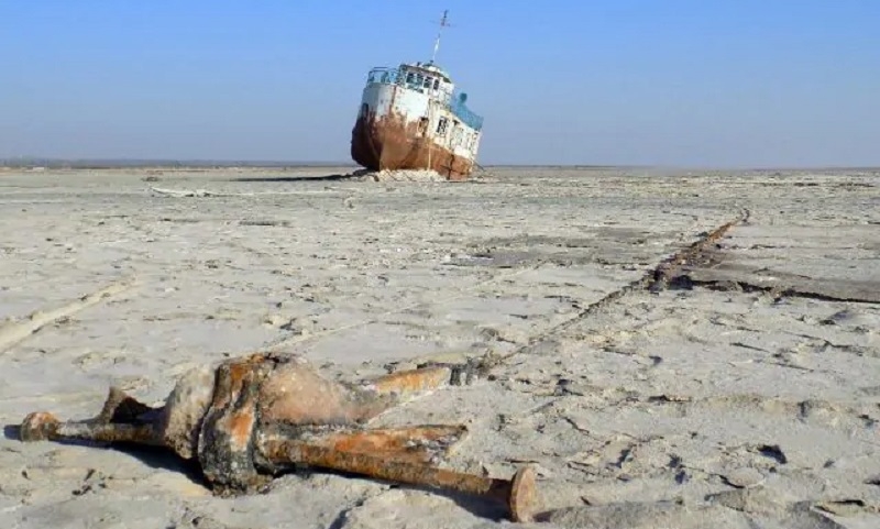 فریب نخوریم و دست از مبارزه نکشیم؛ دریاچه ارومیه باید احیا شود – محمد عینی
