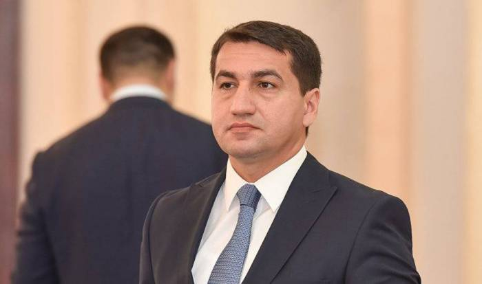 Hikmət Hacıyev: Azərbaycan İranı qardaş ölkə hesab edir.  Çünki bizim qardaşlarımız sərhədin, Araz çayının o tayında yaşayır.