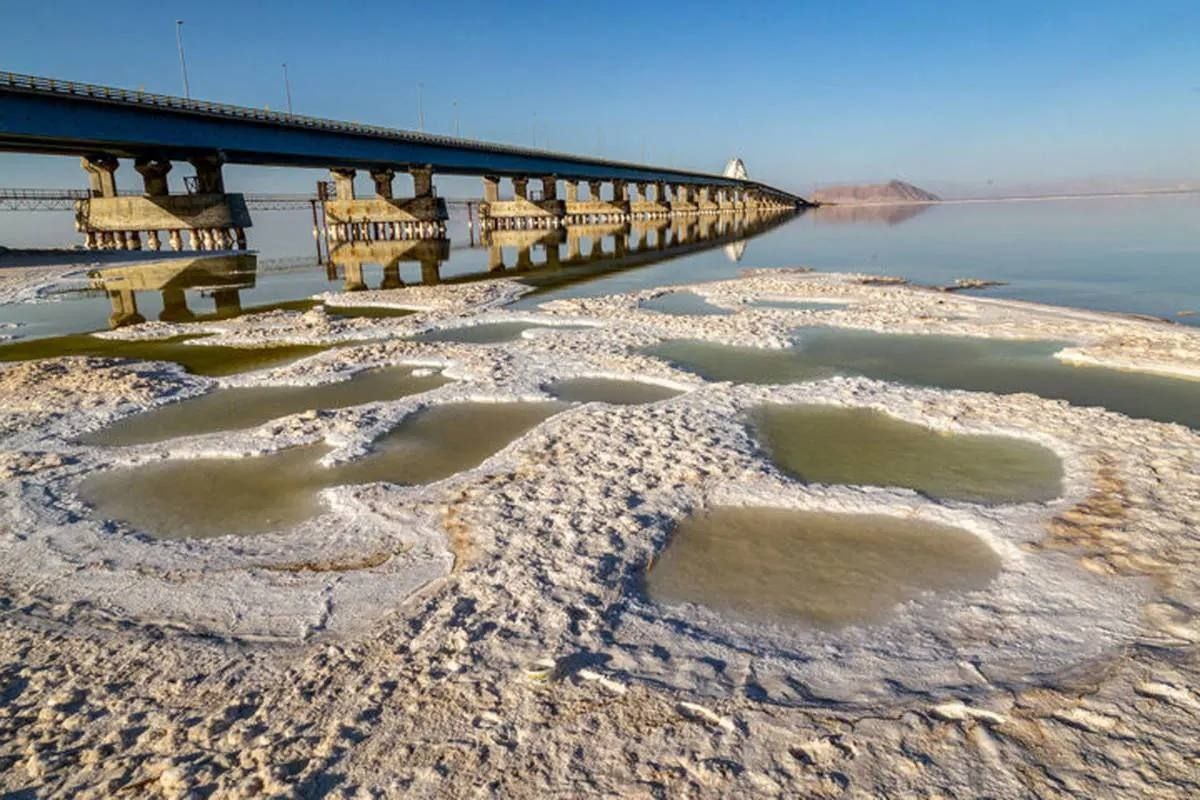 دریاچه اورمیه در آستانه مرگ: ۲۳ سد، رگ حیات را قطع کرده‌اند!
