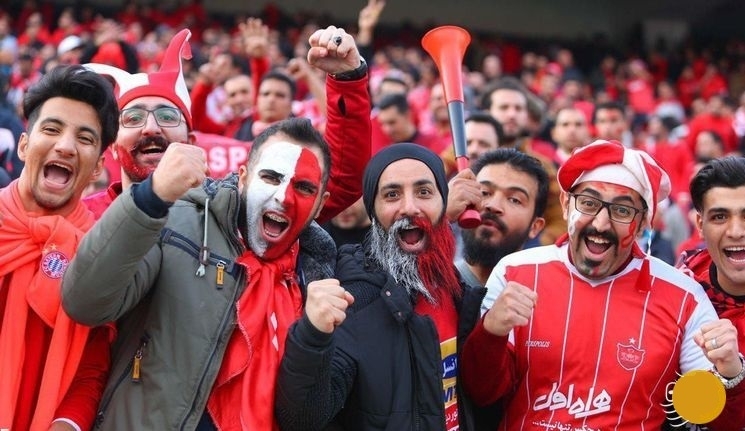Tehranlı və Yəzdli pərəstişkarları türklərə və Azərbaycana təhqirlər səsləndiriblər