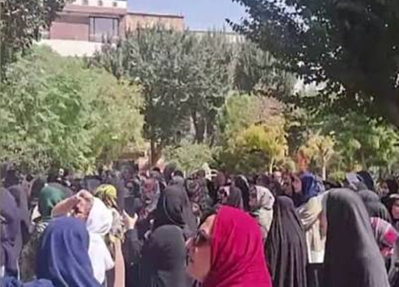 Müəllimlər Tehranda etiraz aksiyası keçiriblər
