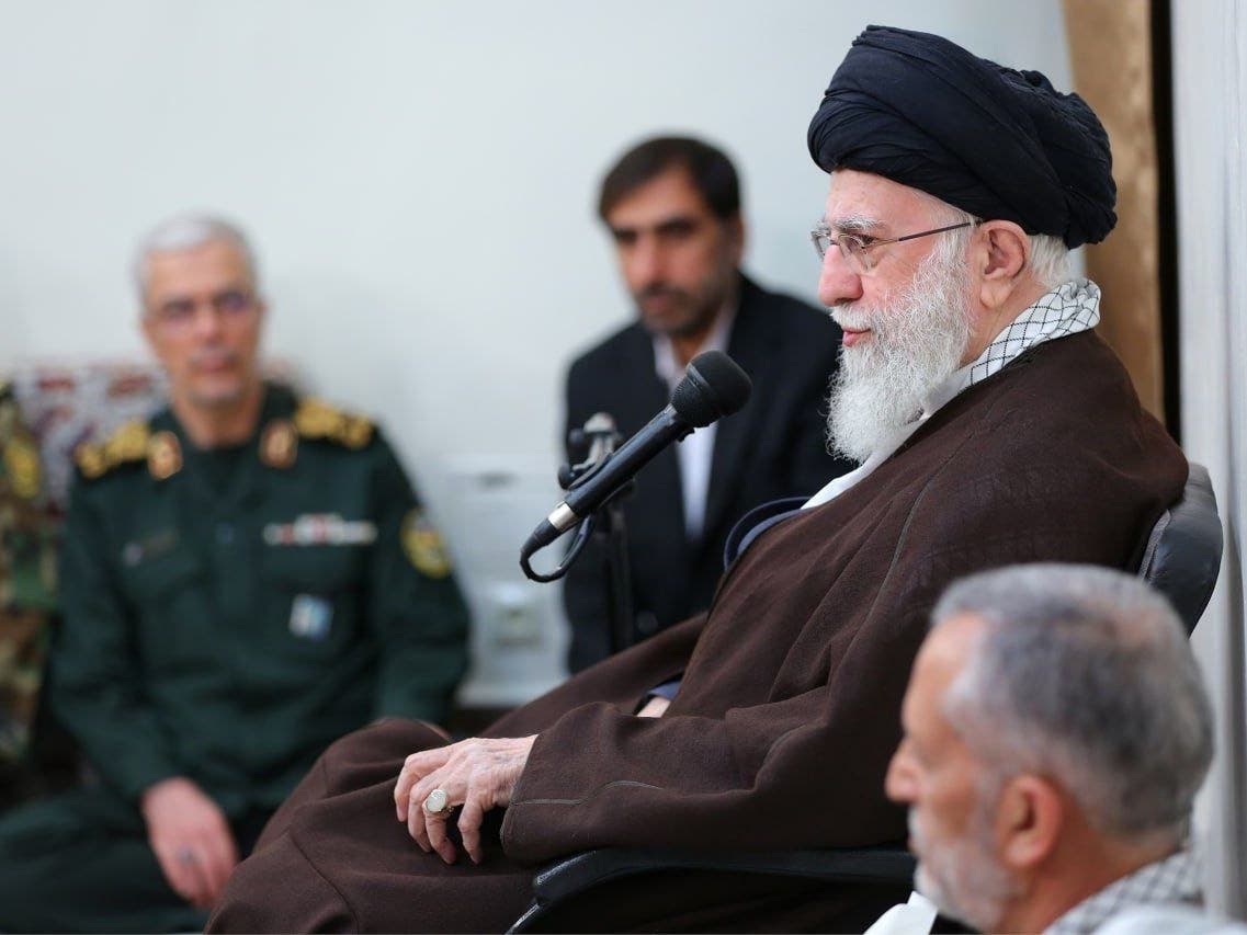 خامنه‌ای اصابت نکردن موشک‌های ایران به اسرائیل را «موضوع فرعی» خواند