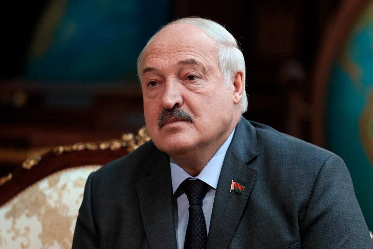 Lukaşenko: İnformasiya və psixoloji müharibə vəziyyətindəyik