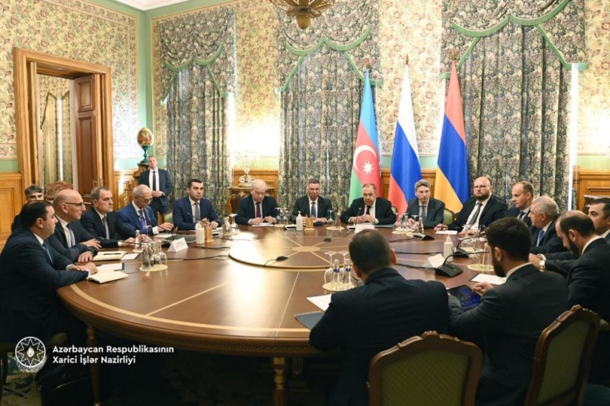 Ceyhun Bayramov Moskvada görüşlər keçirib