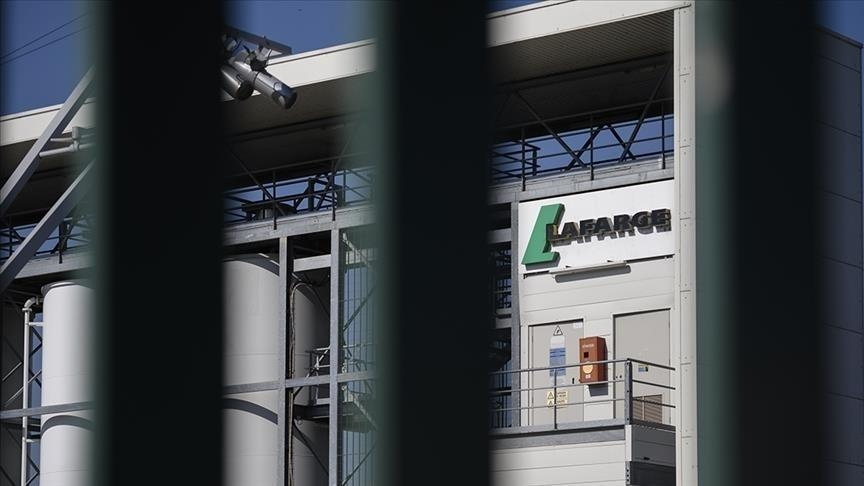 Parisdə "Lafarge" məhkəməsi davam edir; şirkət rəhbərləri Suriyadakı terrorçu qruplara pul ödədiklərini etiraf edirlər
