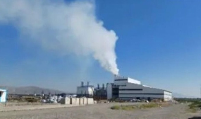 آلودگی خطرناک کارخانه سیلیکون آراز بر فراز آسمان خوی