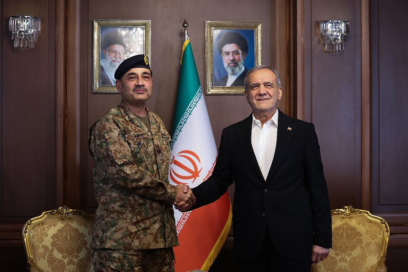 Pezeşkian Asim Munirlər görüşüb