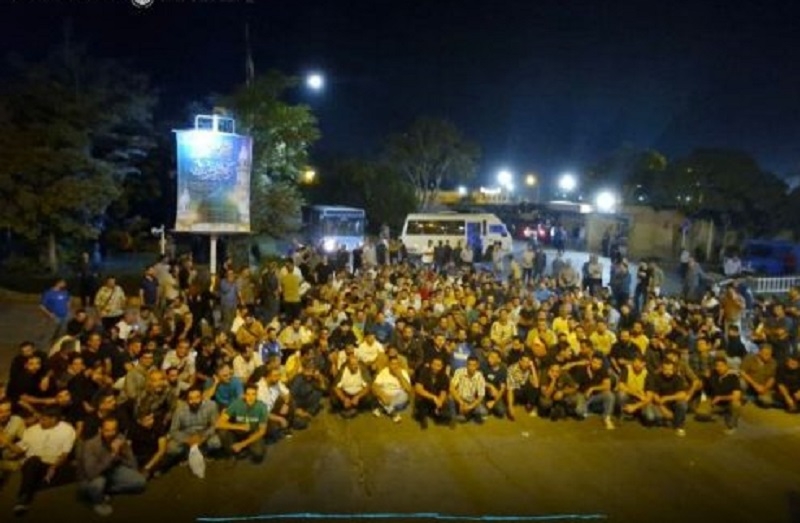 The workers from Arak held a protest.